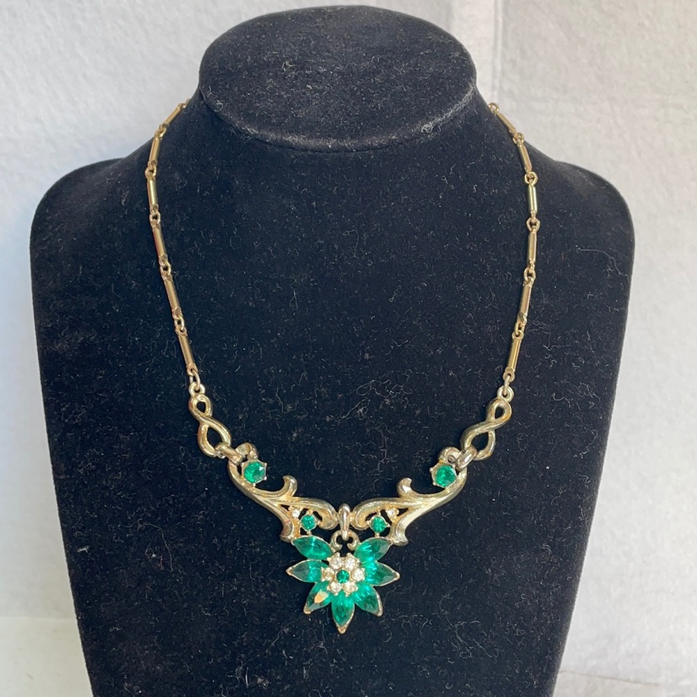 Vintage Coro gold and teal green necklace 15”